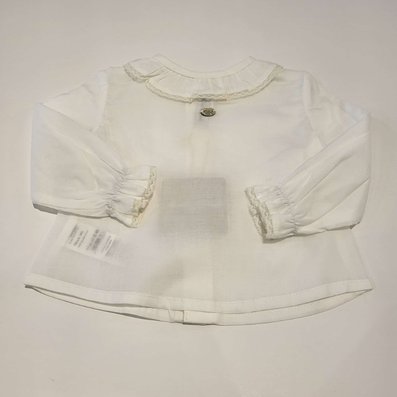 Camisa batista volante en cuello de Martín Aranda invierno