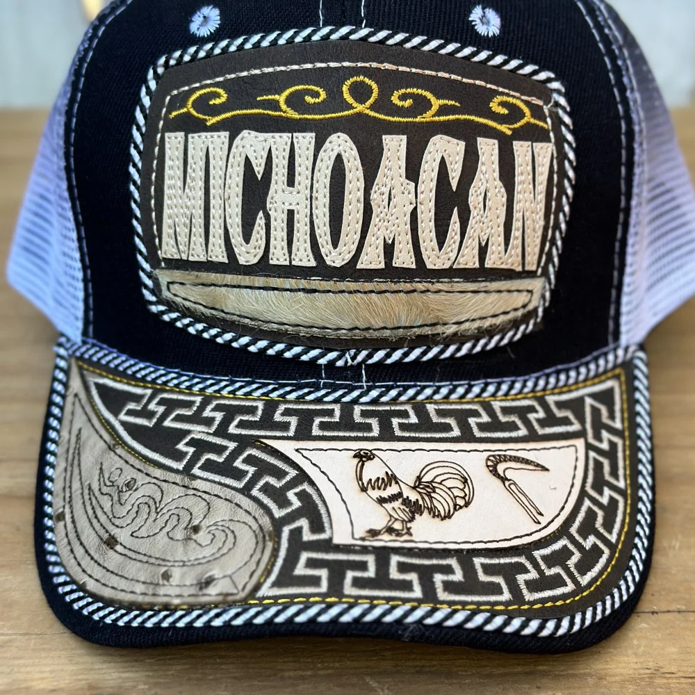 Gorra de Michoacán con Gallo #304 - Gorras Mexicanas Artesanales - Imagen 3