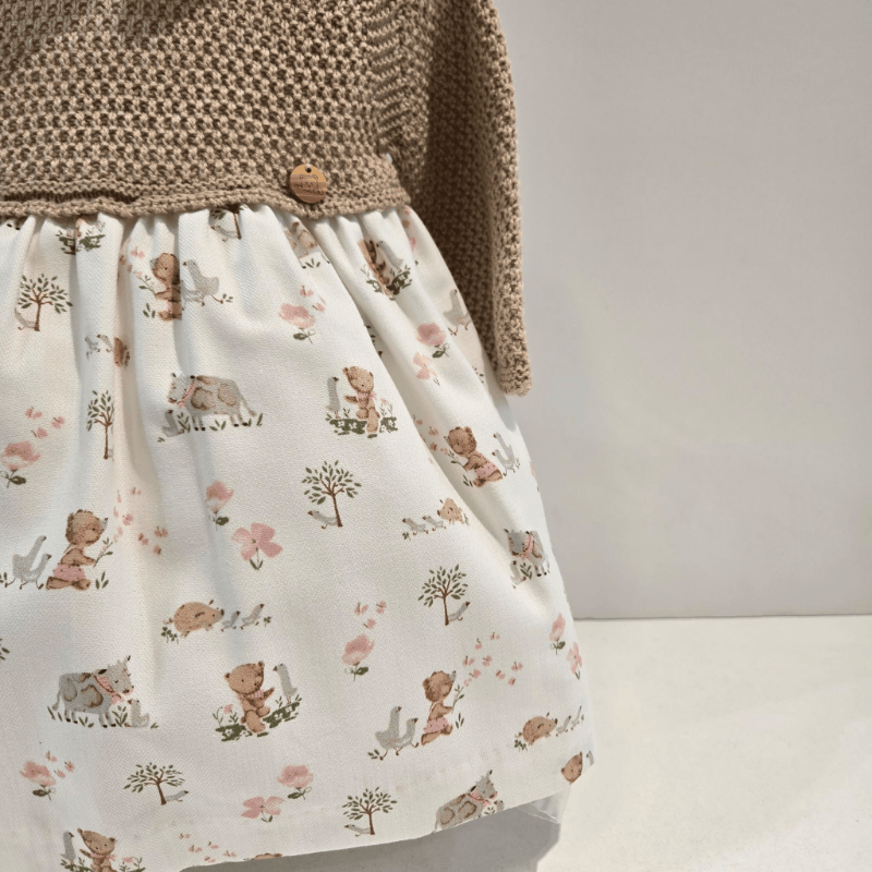 Vestido punto camel tela estampada ositos Pangasa invierno - Imagen 4